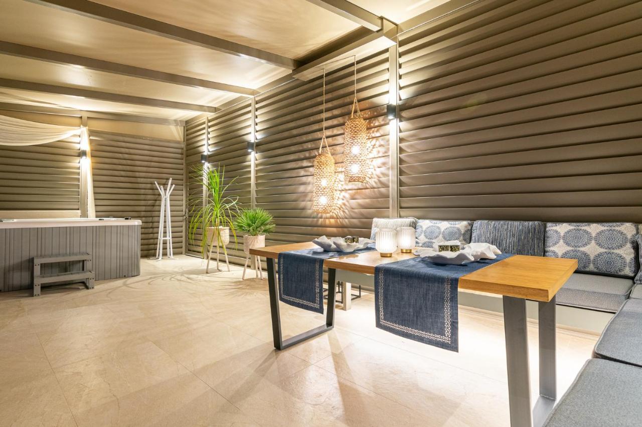 Vedi Town Luxury Apartment Zakynthos stad Exteriör bild